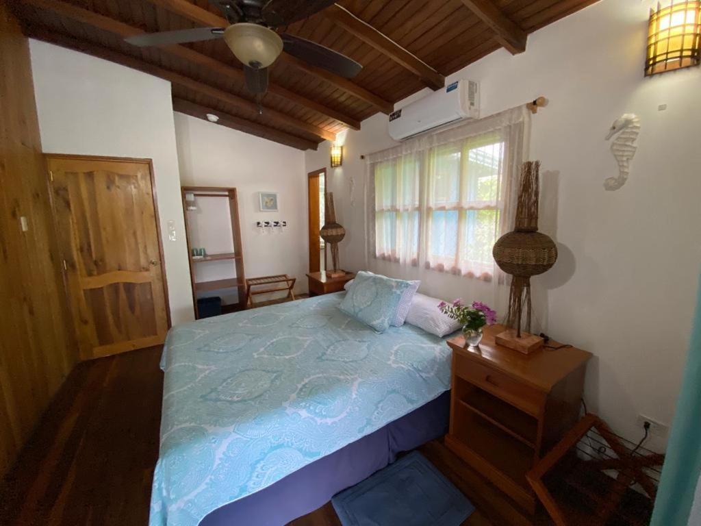 The Isabela Beach House Puerto Villamil Exterior foto